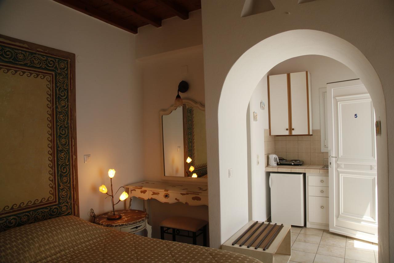 Gelos House 2* Орнос